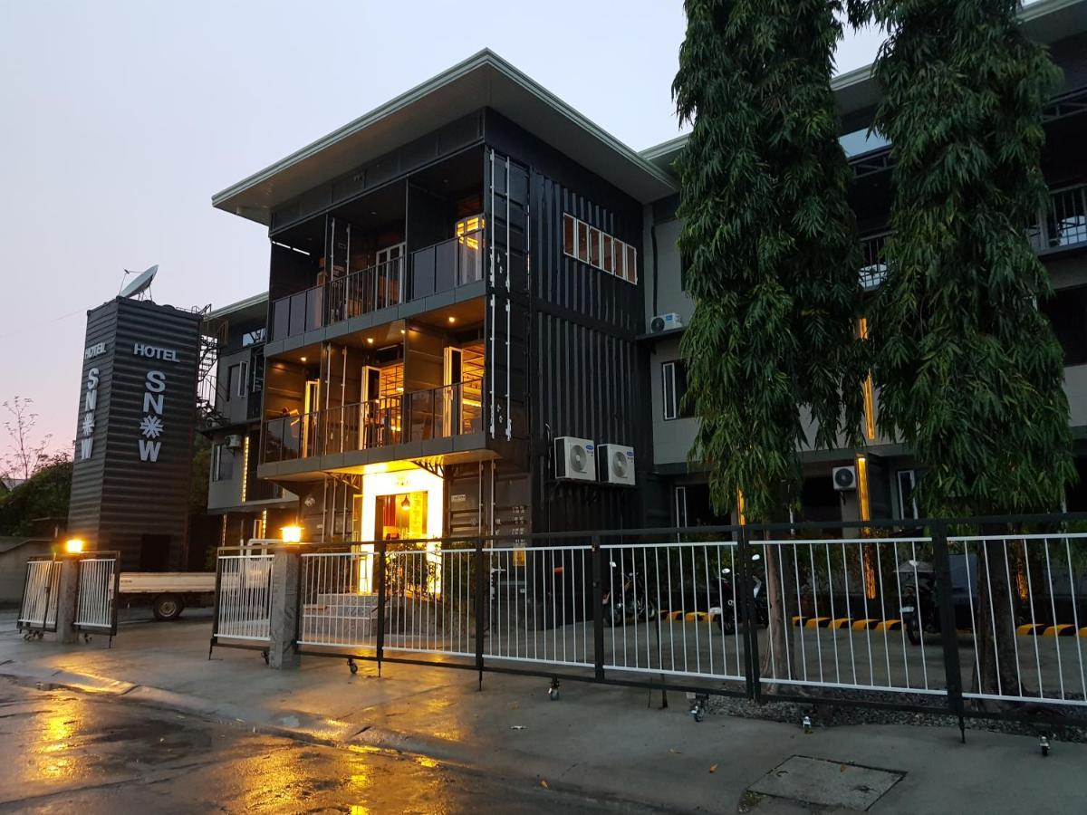 Hotel Snow Angeles Bagian luar foto